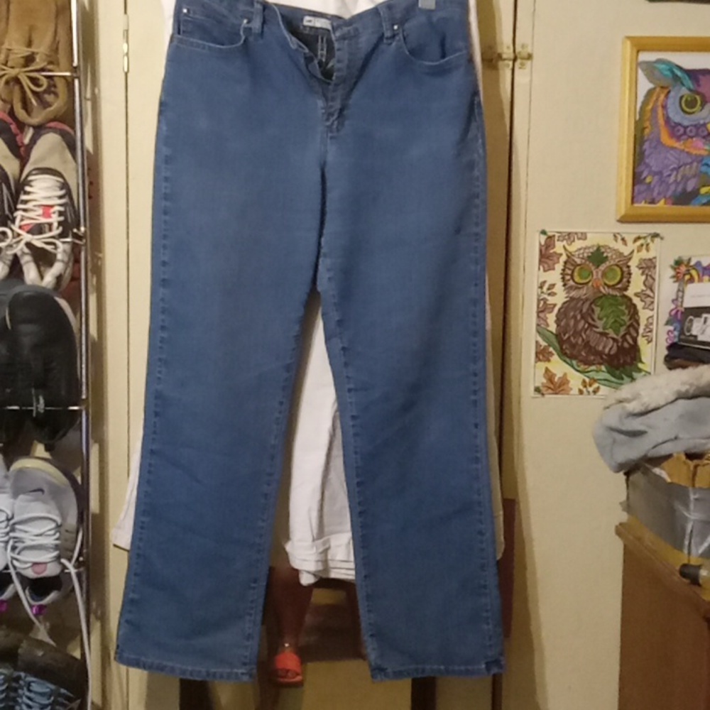 Size 14 med lee relaxed jeans